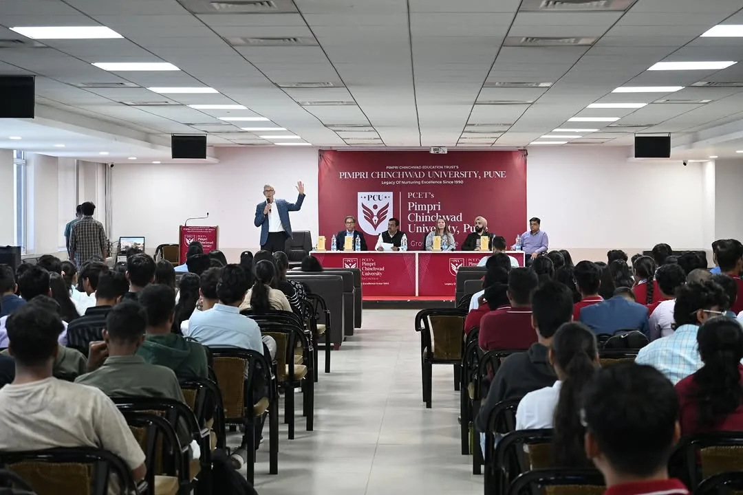 Delegation from University of Worcester Visits PCU